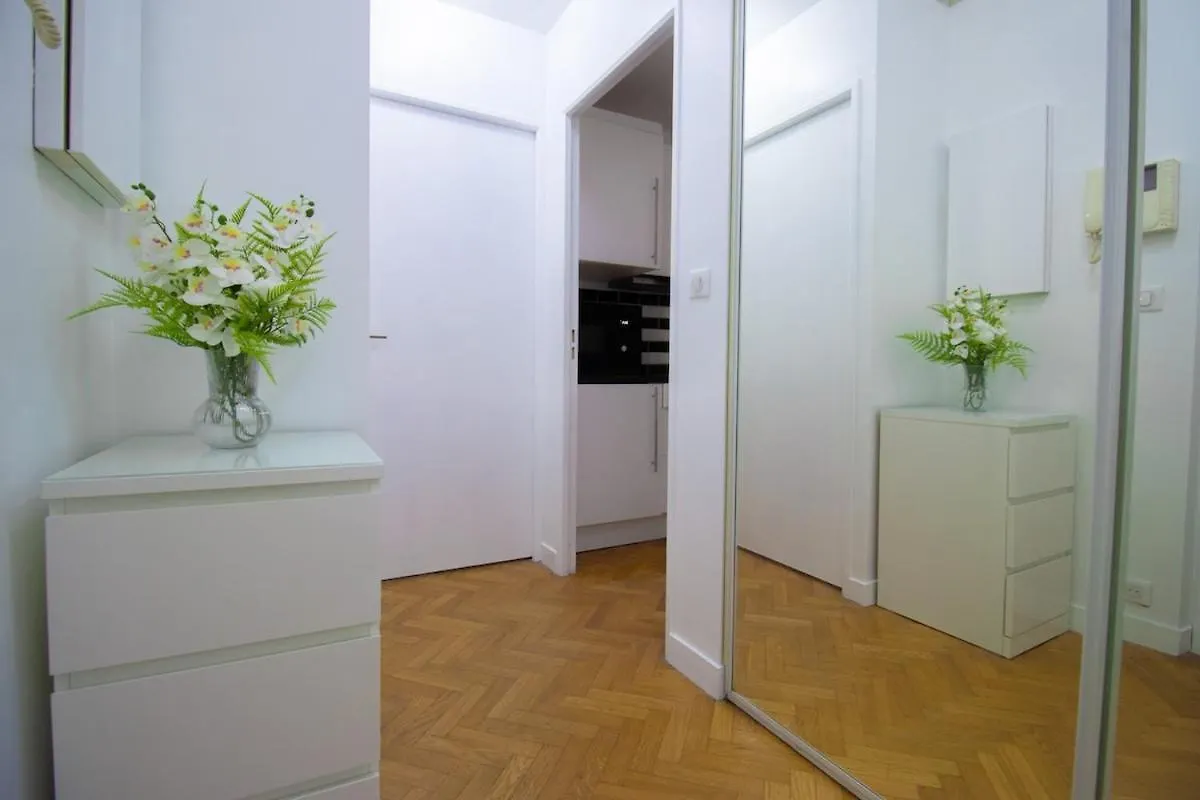 Apartament Stylish Escape In The Vibrant 11Th Arrondissement Paryż